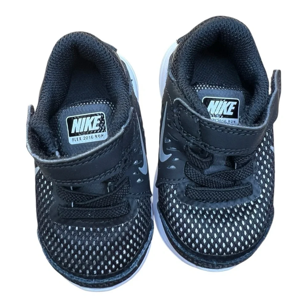 Nike Kids Black Mesh Sneakers with White Sole - Size